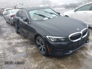 2020 BMW 3 Series 330i xDrive with VIN 3MW5R7J02L8B27598, listed as a IAAI auction lot 41525541 with 32,253 mi miles. Bid and sale history available at carsss.com. Image 1.