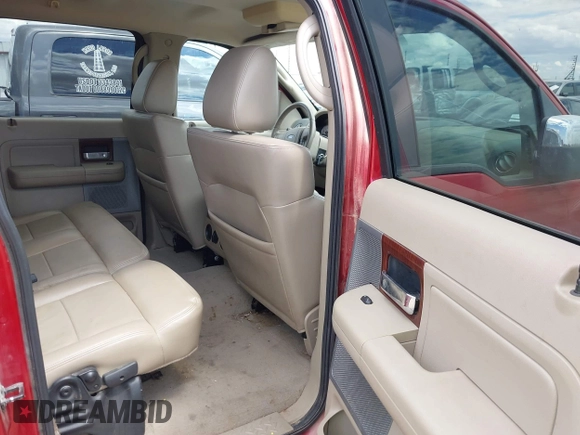 2008 Ford F-150 XLT z VIN 1FTPW12V58FB08893, wystawiony jako IAAI lot #42403673 z przebiegiem 150 955 mil mil oraz . Historia ofert i sprzedaży dostępna na DreamBid. Obrazek 8.