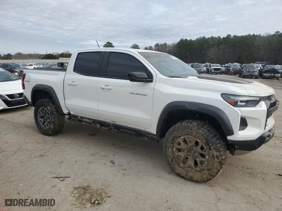 2024 Chevrolet Colorado 4WD ZR2 with VIN 1GCPTFEK1R1266203, listed as a Copart auction lot 45959035 with 0 mi miles and Salvage Title. Bid and sale history available at carsss.com. Image 4.