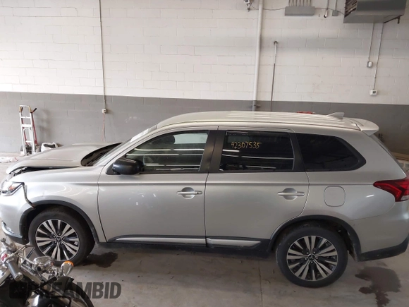 2020 Mitsubishi Outlander ES with VIN JA4AZ3A32LZ045956, listed as a IAAI auction lot 42307535 with 53,745 mi miles and . Bid and sale history available at DreamBid. Image 15.