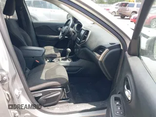 2016 Jeep Cherokee Latitude with VIN 1C4PJLCB3GW176901, listed as a IAAI auction lot 42019983 with 141,104 mi miles and . Bid and sale history available at DreamBid. Image 5.