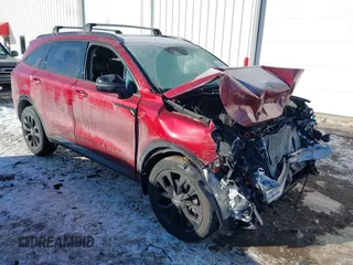 2022 Kia Sorento X-Line SX Prestige z VIN 5XYRKDLF3NG121762, wystawiony jako IAAI lot #41638715 z przebiegiem 46 926 mil mil oraz . Historia ofert i sprzedaży dostępna na DreamBid. Obrazek 1.