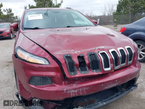 2015 Jeep Cherokee North with VIN 1C4PJMCS9FW674475, listed as a IAAI auction lot 41971771 with 186,376 mi miles. Bid and sale history available at carsss.com. Image 6.