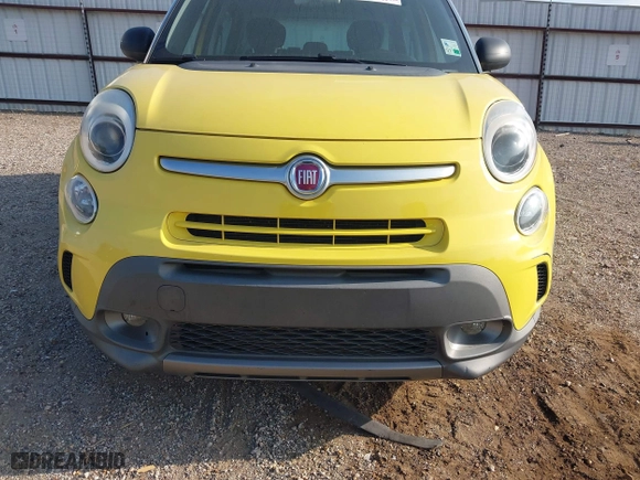 2014 FIAT 500L Trekking with VIN ZFBCFADH7EZ022679, listed as a IAAI auction lot 42053114 with 73,742 mi miles. Bid and sale history available at carsss.com. Image 6.