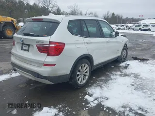 2017 BMW X3 xDrive28i z VIN 5UXWX9C38H0W76528, wystawiony jako IAAI lot #41543645 z przebiegiem 76 108 mil mil oraz . Historia ofert i sprzedaży dostępna na DreamBid. Obrazek 4.