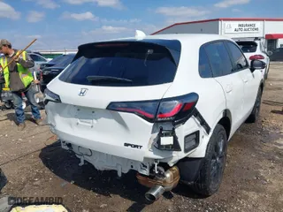 2023 Honda HR-V Sport with VIN 3CZRZ1H58PM735085, listed as a IAAI auction lot 41572758 with 30,912 mi miles. Bid and sale history available at carsss.com. Image 4.
