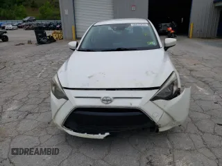 2016 Scion iA z VIN 3MYDLBZV3GY100873, wystawiony jako Copart lot #58972413 z przebiegiem 223 551 mil mil oraz . Historia ofert i sprzedaży dostępna na DreamBid. Obrazek 5.