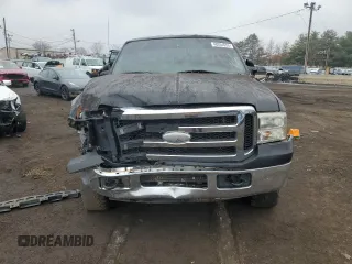 2006 Ford F-250 XL z VIN 1FTSW21566EC07047, wystawiony jako Copart lot #48934655 z przebiegiem 207 693 mil mil oraz Szkoda całkowita • Salvage title. Historia ofert i sprzedaży dostępna na DreamBid. Obrazek 5.
