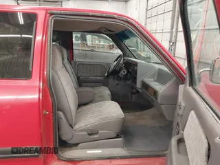 1996 Dodge Dakota z VIN 1B7GL23X5TS515398, wystawiony jako IAAI lot #41837429 z przebiegiem 118 838 mil mil oraz . Historia ofert i sprzedaży dostępna na DreamBid. Obrazek 5.