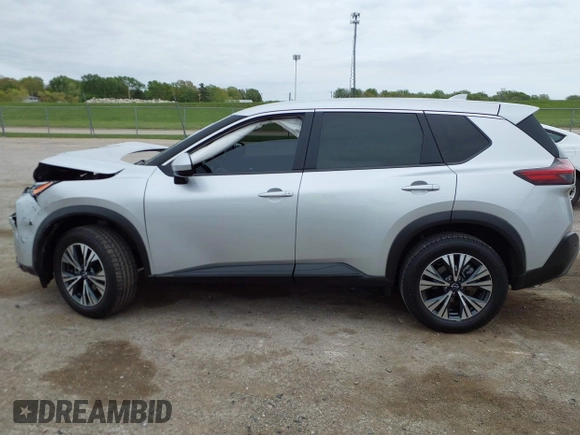 2023 Nissan Rogue SV z VIN JN8BT3BAXPW418861, wystawiony jako IAAI lot #42153059 z przebiegiem 41 641 mil mil oraz . Historia ofert i sprzedaży dostępna na DreamBid. Obrazek 14.