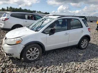2013 Suzuki SX4 Crossover with VIN JS2YB5A31D6101673, listed as a Copart auction lot 70571514 with 137,306 mi miles and Salvage Title. Bid and sale history available at carsss.com. Image 1.