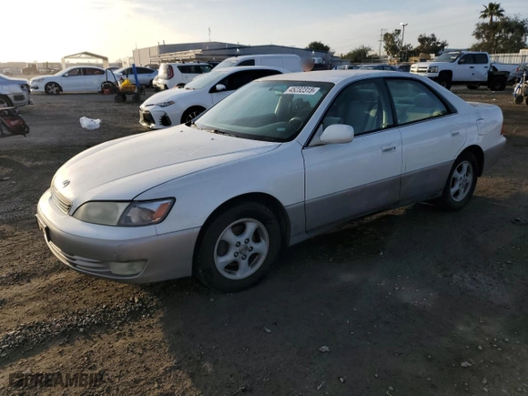 1998 Lexus ES 300 Luxury Sport Sdn with VIN JT8BF28G5W5035874, listed as a Copart auction lot 45232315 with NaN miles and Clean Title. Bid and sale history available at carsss.com. Image 1.