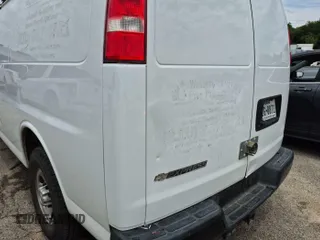 2019 Chevrolet Express Cargo с VIN 1GCWGAFP8K1160429, выставлен на аукционе IAAI как лот 42556044 с пробегом 108 476 миль миль и . История ставок и продаж доступна на DreamBid. Изображение 19.