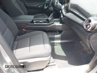 2025 Chevrolet Equinox FWD LT with VIN 3GNAXHEG8SL136412, listed as a IAAI auction lot 42456987 with 4,692 mi miles and . Bid and sale history available at DreamBid. Image 5.