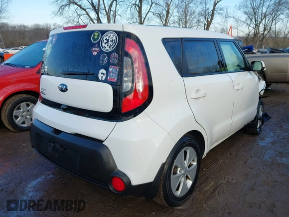2016 Kia Soul with VIN KNDJN2A2XG7407133, listed as a IAAI auction lot 41650137 with 40,285 mi miles. Bid and sale history available at carsss.com. Image 4.