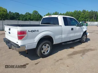 2010 Ford F-150 XL z VIN 1FTFX1EV3AKE81304, wystawiony jako IAAI lot #42423867 z przebiegiem 214 188 mil mil oraz . Historia ofert i sprzedaży dostępna na DreamBid. Obrazek 4.