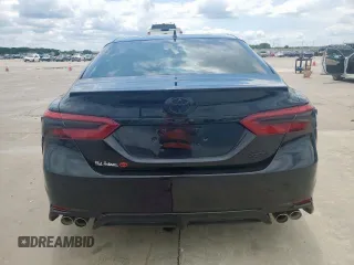 2022 Toyota Camry XSE z VIN 4T1K61AK3NU034815, wystawiony jako Copart lot #58786325 z przebiegiem 53 429 mil mil oraz Czysty tytuł • Clean title. Historia ofert i sprzedaży dostępna na DreamBid. Obrazek 6.