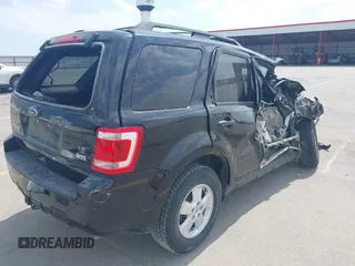 2012 Ford Escape XLT z VIN 1FMCU9DG0CKA83804, wystawiony jako IAAI lot #42099423 z przebiegiem Nie podano mil oraz . Historia ofert i sprzedaży dostępna na DreamBid. Obrazek 4.