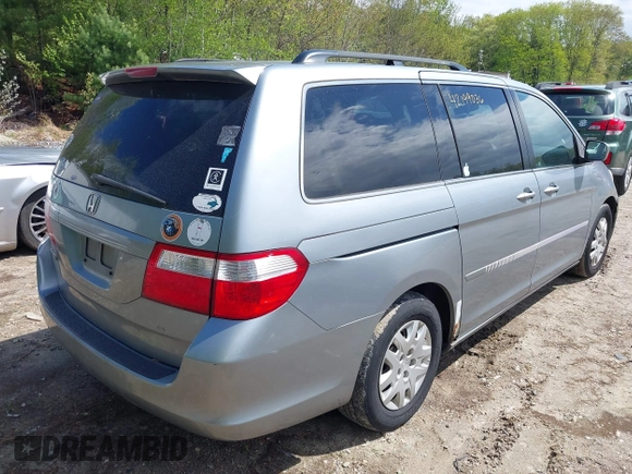 2006 Honda Odyssey EX-L with VIN 5FNRL38656B057877, listed as a IAAI auction lot 42199036 with 284,020 mi miles and . Bid and sale history available at carsss.com. Image 4.