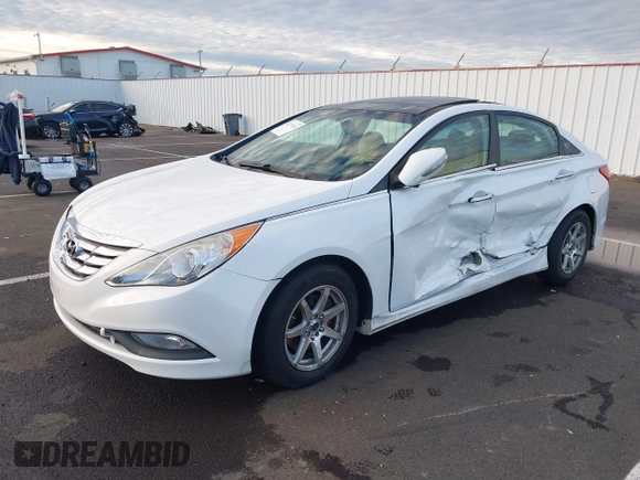2014 Hyundai Sonata SE with VIN 5NPEC4AC5EH880717, listed as a IAAI auction lot 41275243 with 145,577 mi miles and . Bid and sale history available at DreamBid. Image 17.