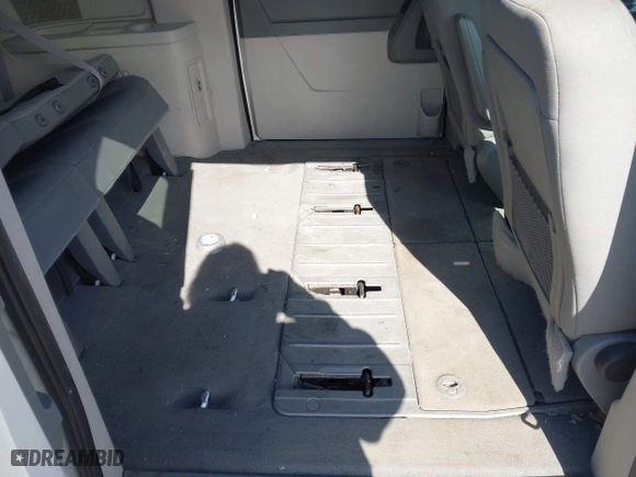 2009 Dodge Grand Caravan SE with VIN 1D8HN44E19B512130, listed as a IAAI auction lot 41997553 with 1 mi miles. Bid and sale history available at carsss.com. Image 8.