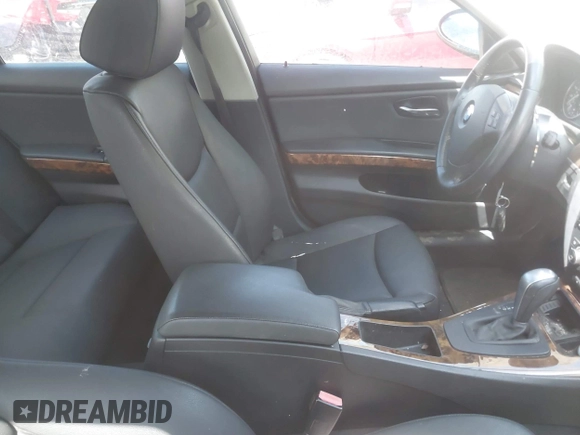 2008 BMW 3 Series 328xi with VIN WBAVC73518KP39386, listed as a IAAI auction lot 39828477 with 188,917 mi miles. Bid and sale history available at carsss.com. Image 5.