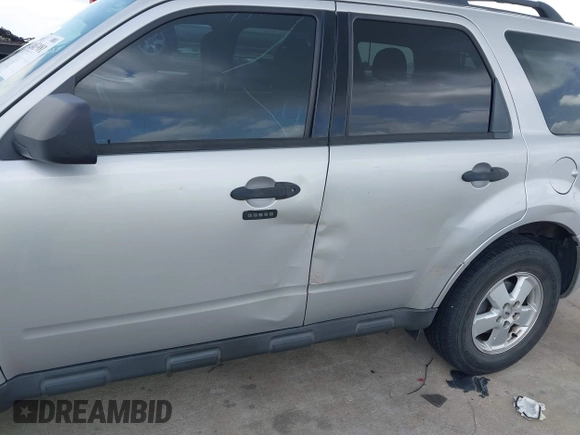 2012 Ford Escape XLT z VIN 1FMCU0D75CKC65204, wystawiony jako IAAI lot #42483981 z przebiegiem 201 371 mil mil oraz . Historia ofert i sprzedaży dostępna na DreamBid. Obrazek 6.