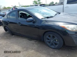 2011 Mazda 3 i Touring z VIN JM1BL1VF5B1444961, wystawiony jako IAAI lot #42047855 z przebiegiem 156 037 mil mil oraz . Historia ofert i sprzedaży dostępna na DreamBid. Obrazek 14.