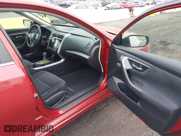 2013 Nissan Altima SV with VIN 1N4AL3AP4DC178495, listed as a IAAI auction lot 42165637 with 80,437 mi miles and . Bid and sale history available at carsss.com. Image 5.