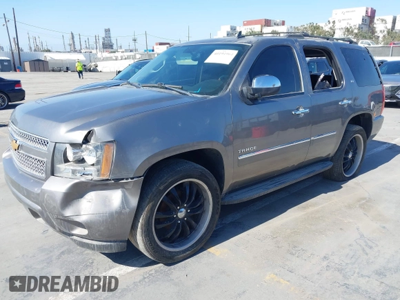 2012 Chevrolet Tahoe LTZ с VIN 1GNSCCE08CR297245, выставлен на аукционе IAAI как лот 40194964 с пробегом 117 007 миль миль и . История ставок и продаж доступна на DreamBid. Изображение 17.