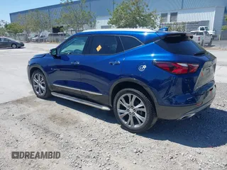 2022 Chevrolet Blazer Premier z VIN 3GNKBFRS9NS163926, wystawiony jako IAAI lot #42520738 z przebiegiem 45 560 mil mil oraz . Historia ofert i sprzedaży dostępna na DreamBid. Obrazek 3.
