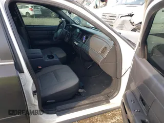 2006 Ford Police Interceptor z VIN 2FAHP71W76X142677, wystawiony jako IAAI lot #41173196 z przebiegiem 152 236 mil mil oraz . Historia ofert i sprzedaży dostępna na DreamBid. Obrazek 5.