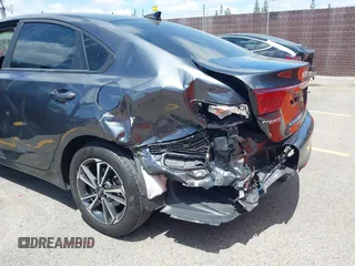 2023 Kia Forte LXS z VIN 3KPF24ADXPE608509, wystawiony jako IAAI lot #42257038 z przebiegiem 19 283 mil mil oraz . Historia ofert i sprzedaży dostępna na DreamBid. Obrazek 6.