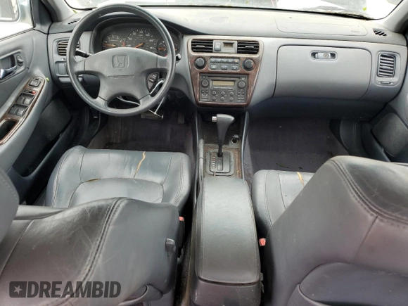 1998 Honda Accord LX z VIN 1HGCG5648WA259663, wystawiony jako Copart lot #55341505 z przebiegiem 205 257 mil mil oraz Szkoda całkowita • Salvage title. Historia ofert i sprzedaży dostępna na DreamBid. Obrazek 8.