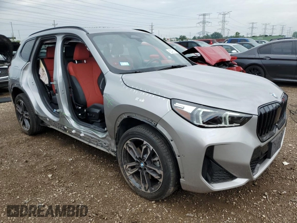 2023 BMW X1 xDrive28i with VIN WBX73EF07P5X69766, listed as a Copart auction lot 62490105 with 9,193 mi miles and Salvage title. Bid and sale history available at DreamBid. Image 4.
