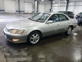 2001 Lexus ES 300 with VIN JT8BF28GX10342284, listed as a Copart auction lot 50075685 with 208,211 mi miles and Salvage Title. Bid and sale history available at DreamBid. Image 1.