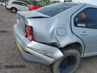 2004 Volkswagen Jetta GLS с VIN 3VWSR69M94M069888, выставлен на аукционе IAAI как лот 41799979 с пробегом 326 404 миль миль и . История ставок и продаж доступна на DreamBid. Изображение 6.