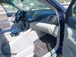2012 Toyota Highlander with VIN 5TDBK3EH7CS104456, listed as a IAAI auction lot 41994817 with NaN miles. Bid and sale history available at carsss.com. Image 5.