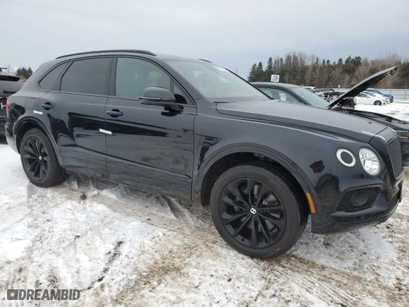 2018 Bentley Bentayga W12 Signature with VIN SJAAC2ZV3JC019181, listed as a Copart auction lot 42995265 with 82747 miles and Clean Title. Bid and sale history available at carsss.com. Image 4.