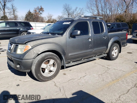 2005 Nissan Frontier LE z VIN 1N6AD07U85C447101, wystawiony jako Copart lot #42063795 z przebiegiem 249 884 mil mil oraz Szkoda całkowita • Salvage title. Historia ofert i sprzedaży dostępna na DreamBid. Obrazek 1.