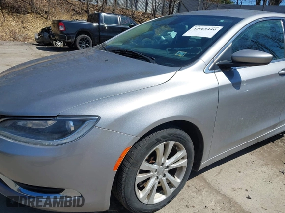 2015 Chrysler 200 Limited with VIN 1C3CCCAB7FN728548, listed as a IAAI auction lot 42069446 with 154,802 mi miles. Bid and sale history available at carsss.com. Image 13.
