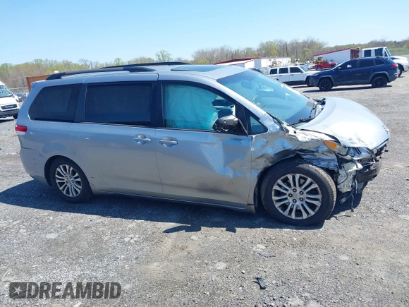 2013 Toyota Sienna XLE AAS with VIN 5TDYK3DC7DS299024, listed as a IAAI auction lot 42055130 with 349,520 mi miles. Bid and sale history available at carsss.com. Image 13.