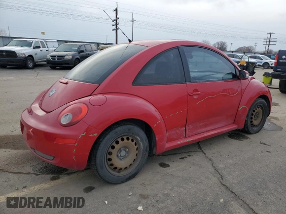 2010 Volkswagen Beetle with VIN 3VWPW3AG6AM008674, listed as a Copart auction lot 84081404 with 204,277 mi miles and Salvage title. Bid and sale history available at DreamBid. Image 3.
