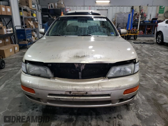 1998 Nissan Maxima GXE with VIN JN1CA21D3WT532196, listed as a Copart auction lot 43210915 with 277,946 mi miles and Salvage title. Bid and sale history available at DreamBid. Image 5.