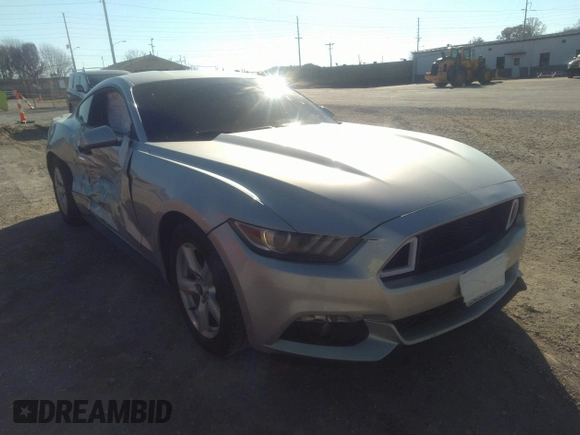 2015 Ford Mustang EcoBoost z VIN 1FA6P8TH7F5386066, wystawiony jako IAAI lot #34865266 z przebiegiem 113 862 mil mil oraz . Historia ofert i sprzedaży dostępna na DreamBid. Obrazek 1.
