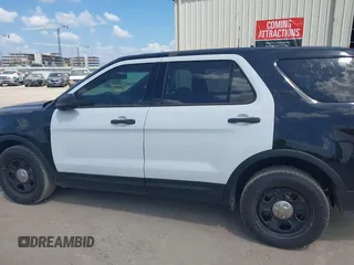 2018 Ford Police Interceptor Utility с VIN 1FM5K8AT1JGB19090, выставлен на аукционе IAAI как лот 42413195 с пробегом 118 313 миль миль и . История ставок и продаж доступна на DreamBid. Изображение 14.
