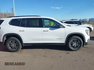 2025 GMC Acadia AWD Elevation z VIN 1GKENNRS5SJ153094, wystawiony jako IAAI lot #41535308 z przebiegiem 925 mil mil oraz . Historia ofert i sprzedaży dostępna na DreamBid. Obrazek 13.