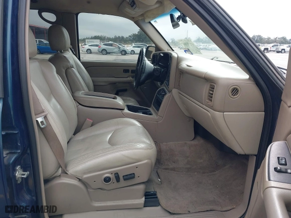 2005 Chevrolet Tahoe LT with VIN 1GNEC13T45R153791, listed as a IAAI auction lot 41553867 with 232,820 mi miles. Bid and sale history available at carsss.com. Image 5.