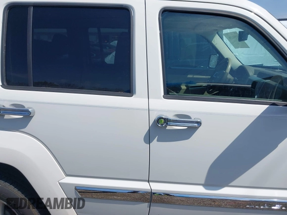 2008 Jeep Liberty Limited with VIN 1J8GN58K08W158293, listed as a IAAI auction lot 41991196 with 183,329 mi miles and . Bid and sale history available at carsss.com. Image 13.