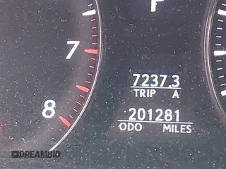 2007 Lexus LS with VIN JTHBL46F575048348, listed as a IAAI auction lot 42043015 with 201,281 mi miles. Bid and sale history available at carsss.com. Image 15.